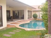 3 Bedroom House with pool